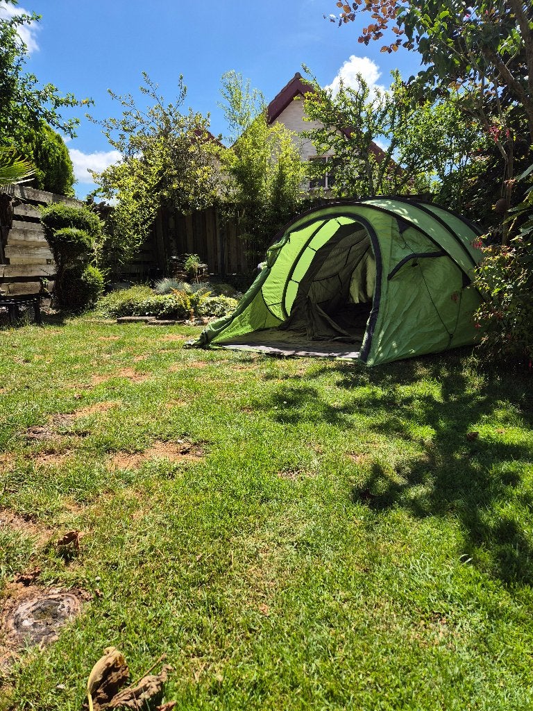 pop up tent Wildebeast, Ophalen, Zo goed als nieuw, Tot en met 2