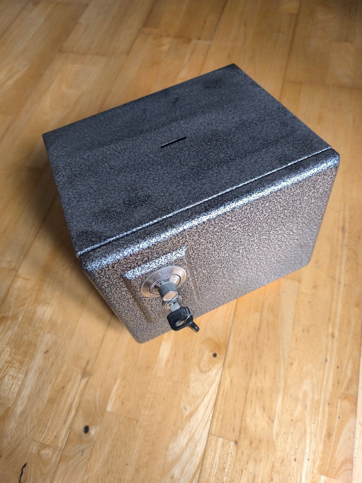 2 st Metalen Rabobank kluisjes., Ophalen of Verzenden, Zo goed als nieuw, Zwart, Met slot