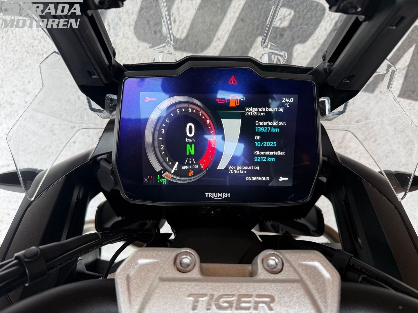 TRIUMPH TIGER 1200 RALLY EXPLORER (bj 2022), 2 cilinders, 1215 cc, Bedrijf, Onbekend