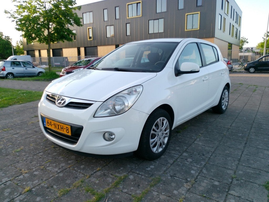 Hyundai I20 1.2I I-MOTION, Auto's, Euro 5, 450 kg, Gebruikt, 31 €/maand