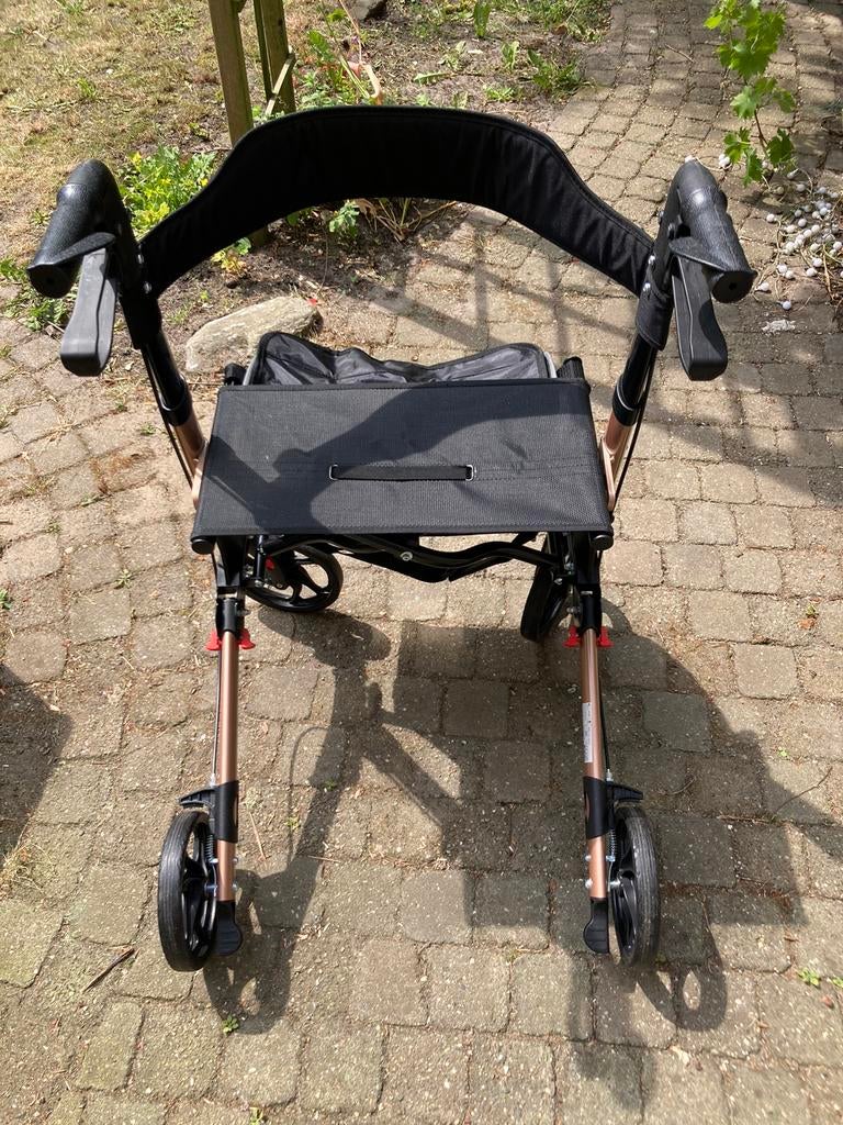 Nieuwe rollator met zitje, Diversen, Rollators, Ophalen of Verzenden, Opvouwbaar, Nieuw