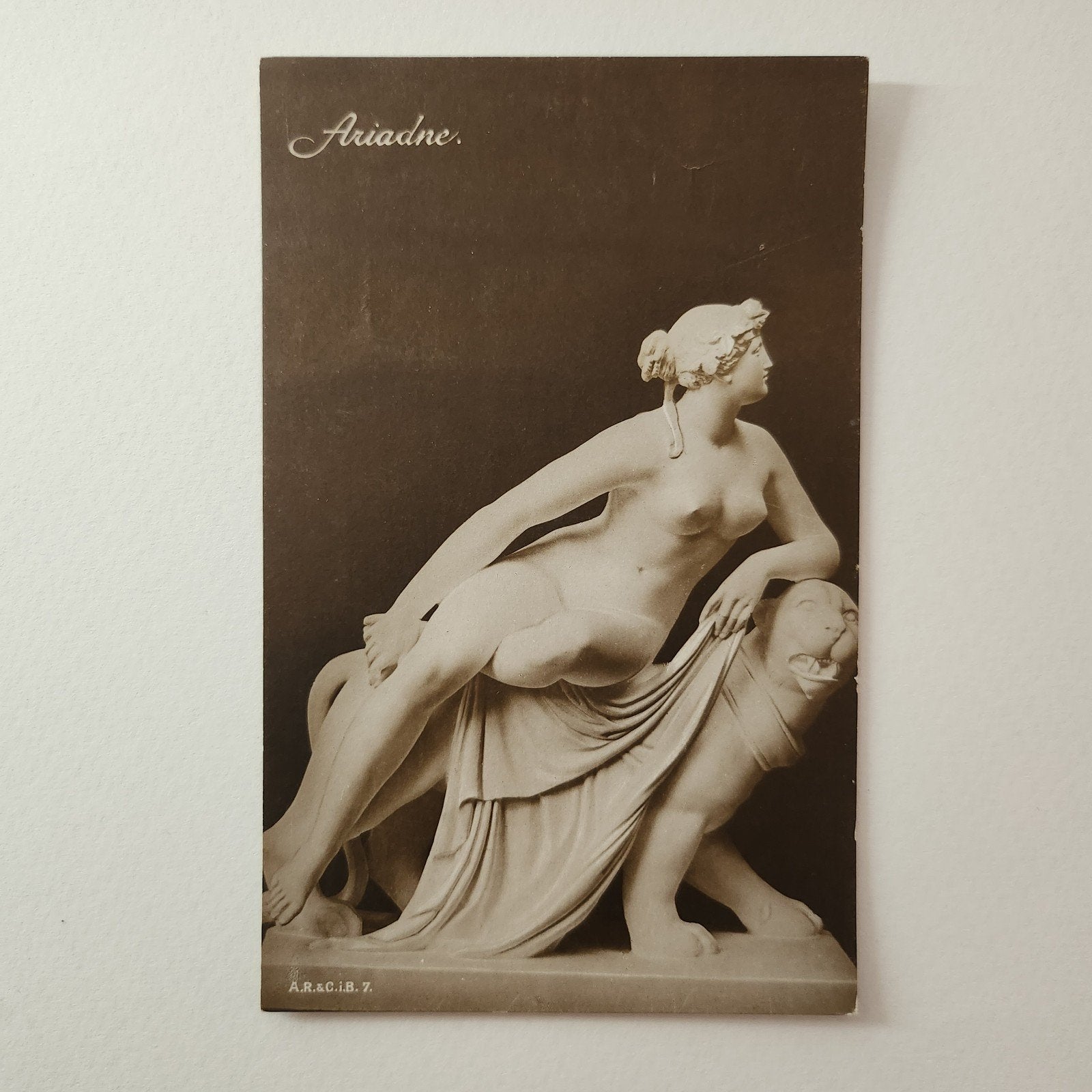<1920 Ansichtkaart: Ariadne, klassieke sculptuur, Verzenden, Voor 1920, Ongelopen, Cultuur en Media