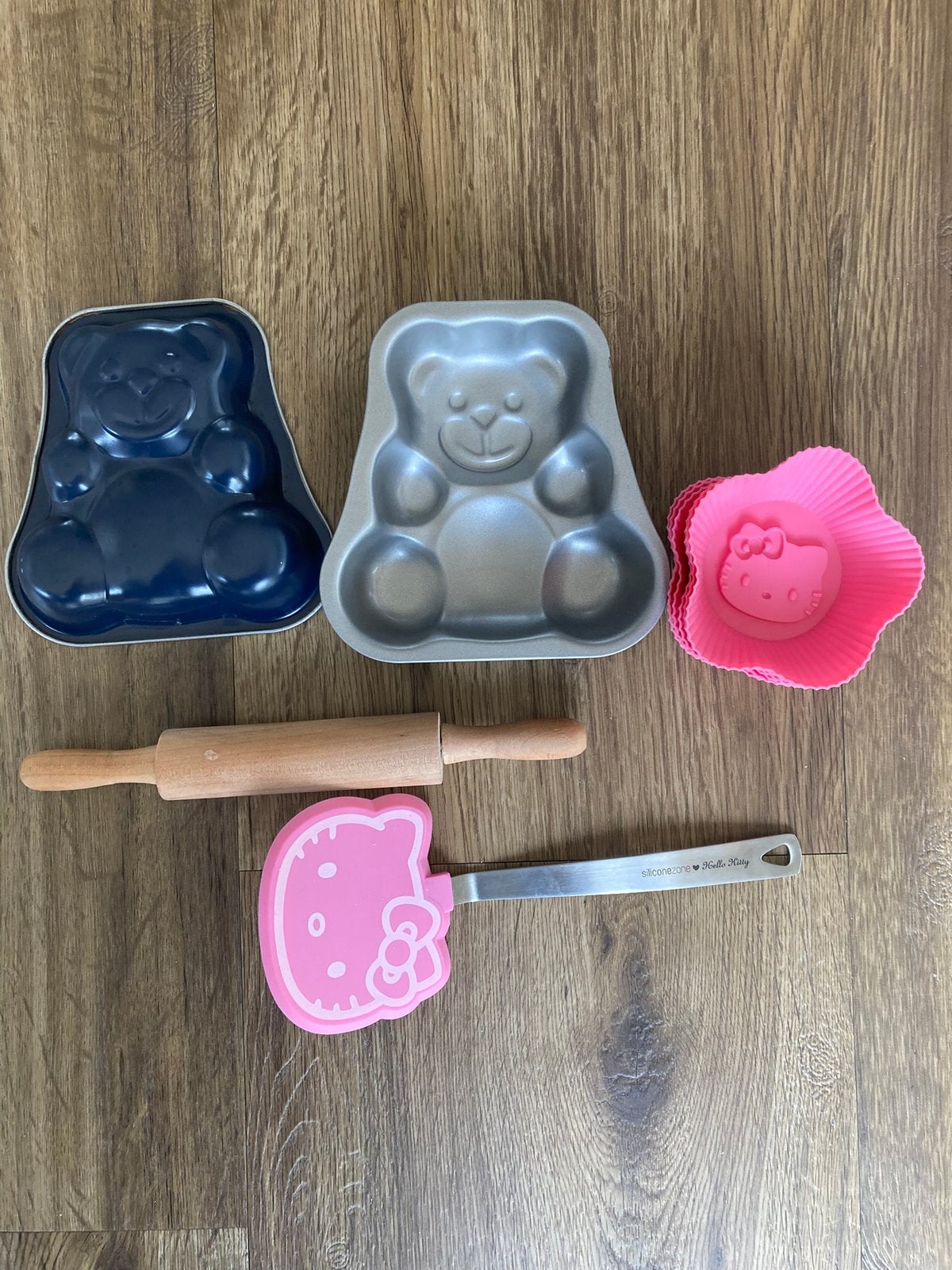 Hello Kitty bakspullen!, Ophalen of Verzenden, Zo goed als nieuw, Taarten of Cupcakes, Bakvorm