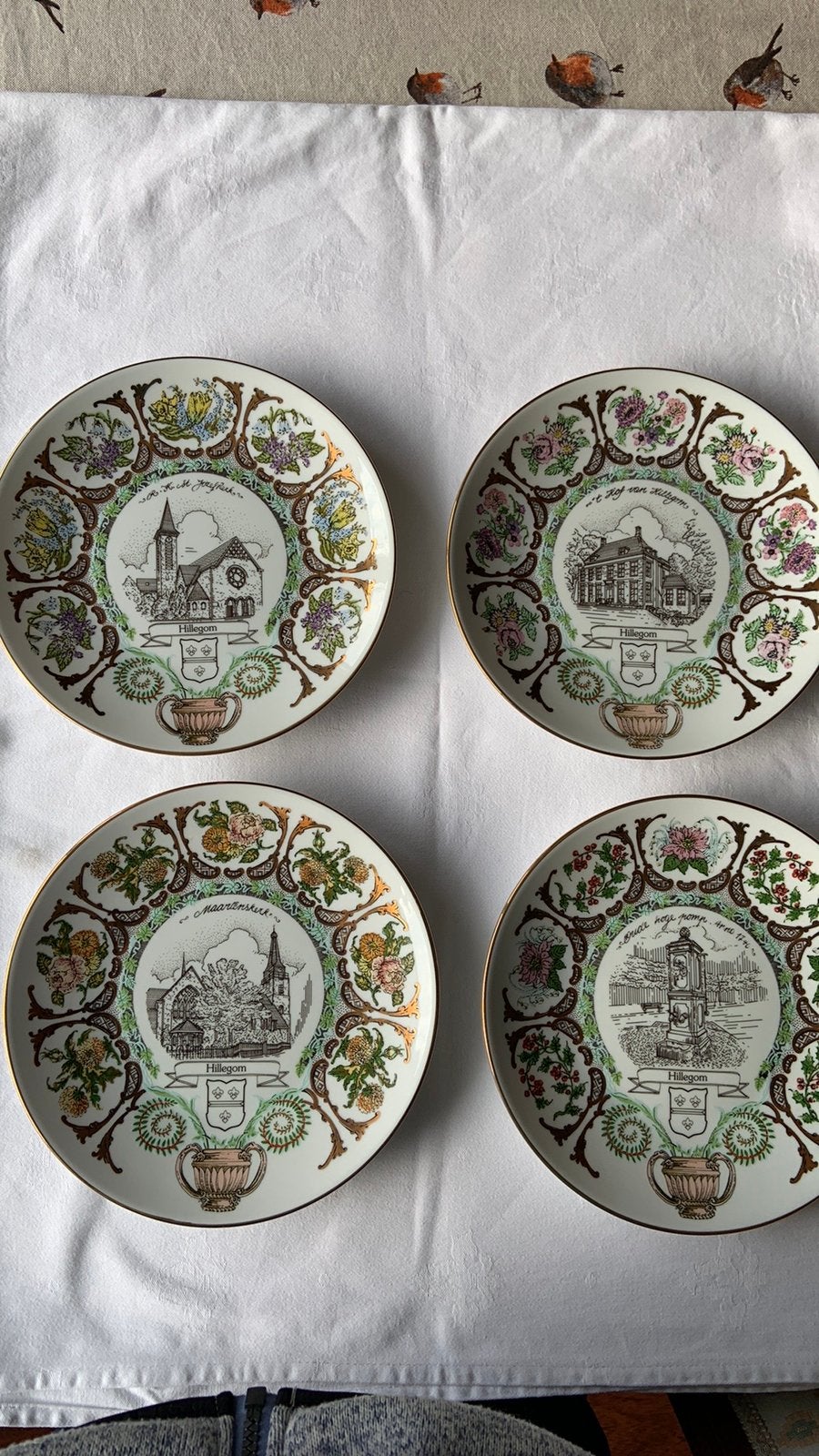 4 borden met standaard van Hillegom, Ophalen