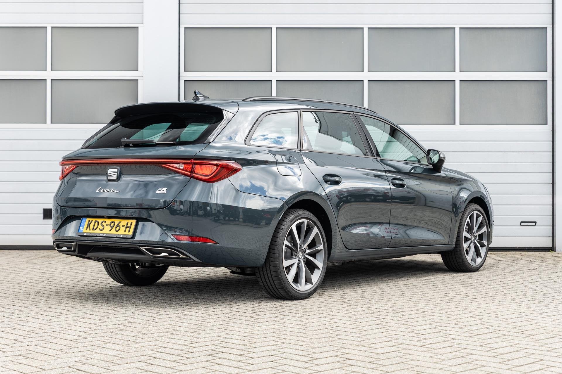 SEAT Leon Sportstourer 1.5 TSI e-Hybrid 204pk FR Business |, Auto's, Seat, 12 maanden, Stof, 4 cilinders, 26 kWh