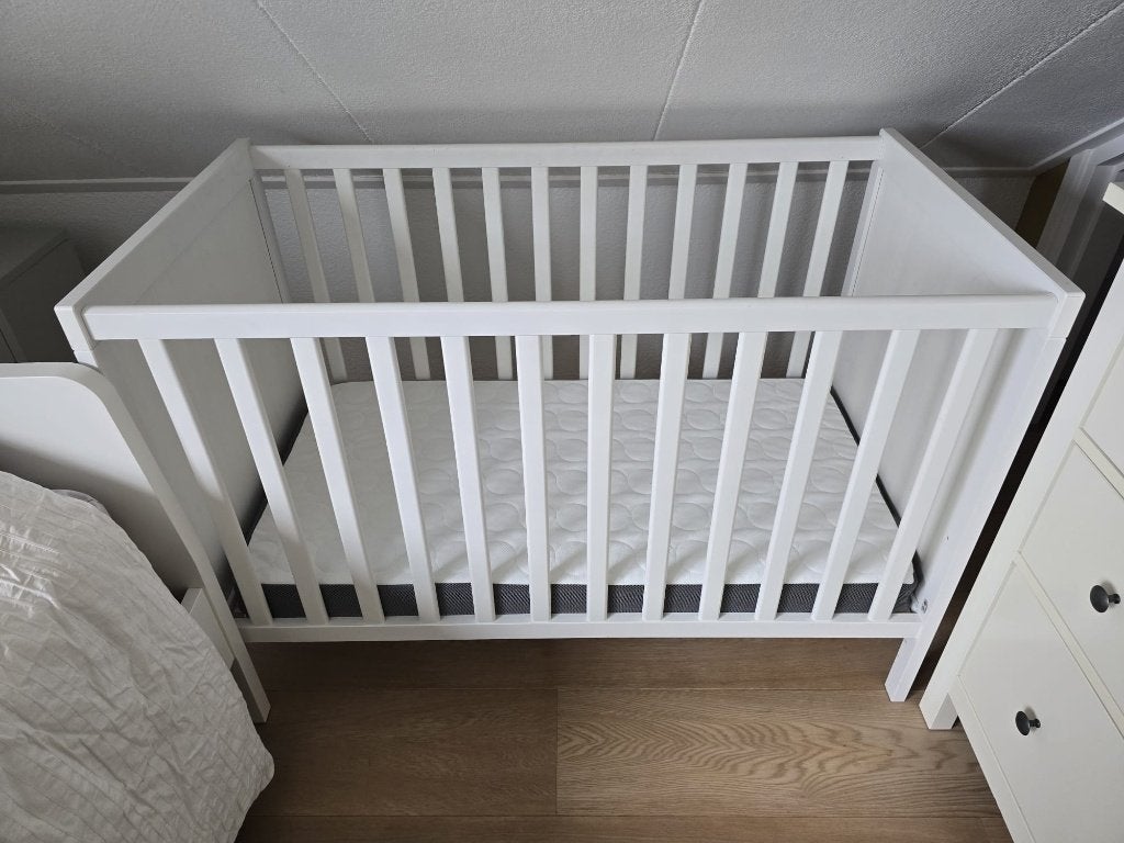 Ikea SUNDVIK Babybedje, wit, 60x120 cm, Ophalen, Zo goed als nieuw, Ledikant