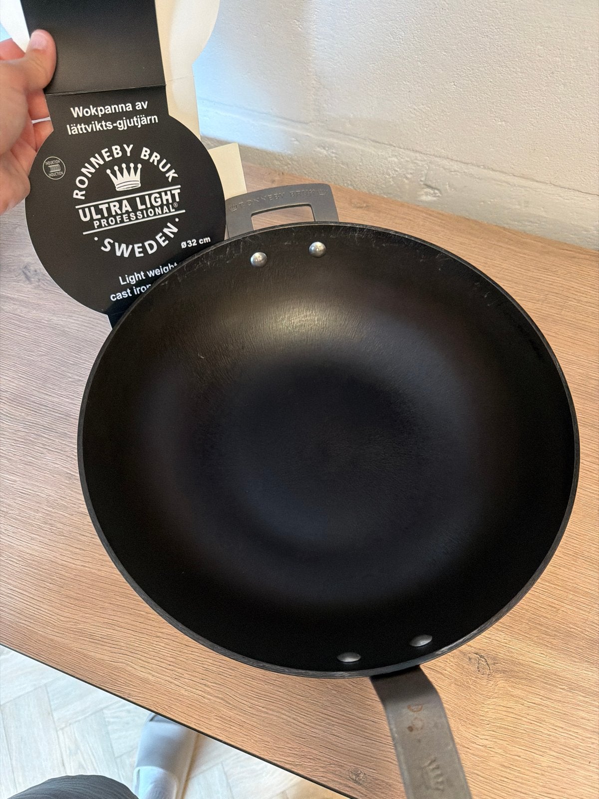 Zeer mooie, gietijzeren wok van Ronneby Bruk, Gietijzer, Ophalen of Verzenden, Zo goed als nieuw, Overige merken