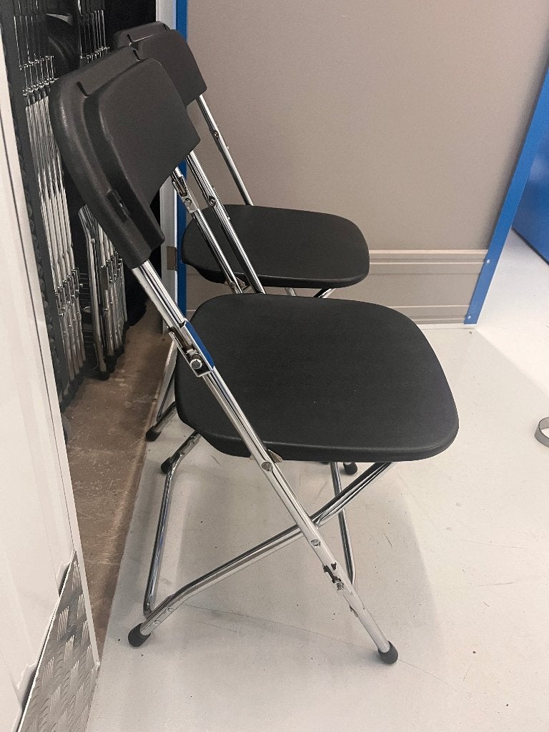 50 Klapstoelen Zwart incl. Kar | Horeca, events | Nieuwstaat, Ophalen, Zo goed als nieuw, Overige