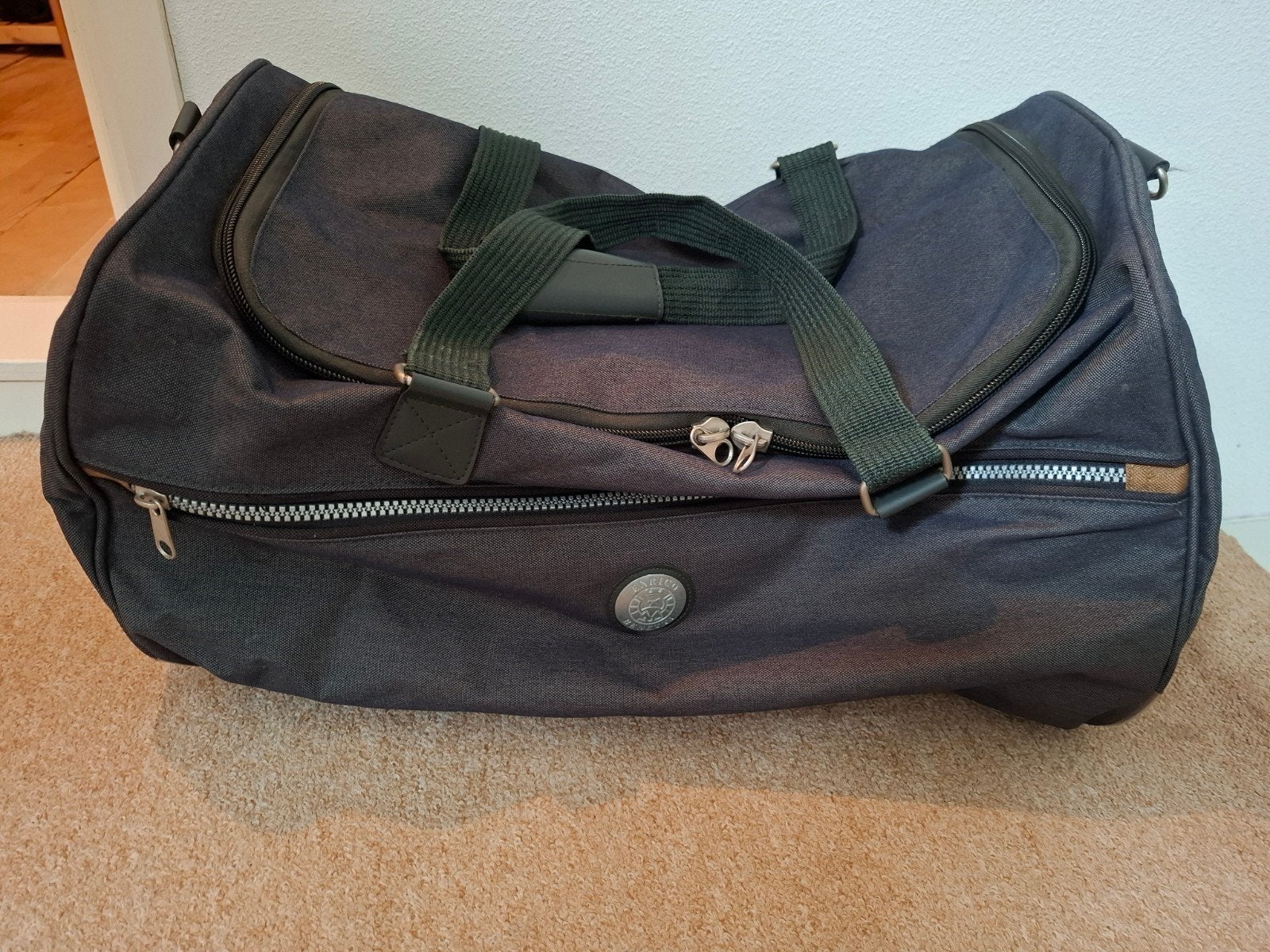 Tas. Grote tas. Grote reistas. Donkergroen. 50x30x30, 40 tot 60 cm, 30 cm of meer, Minder dan 35 cm, Ophalen of Verzenden