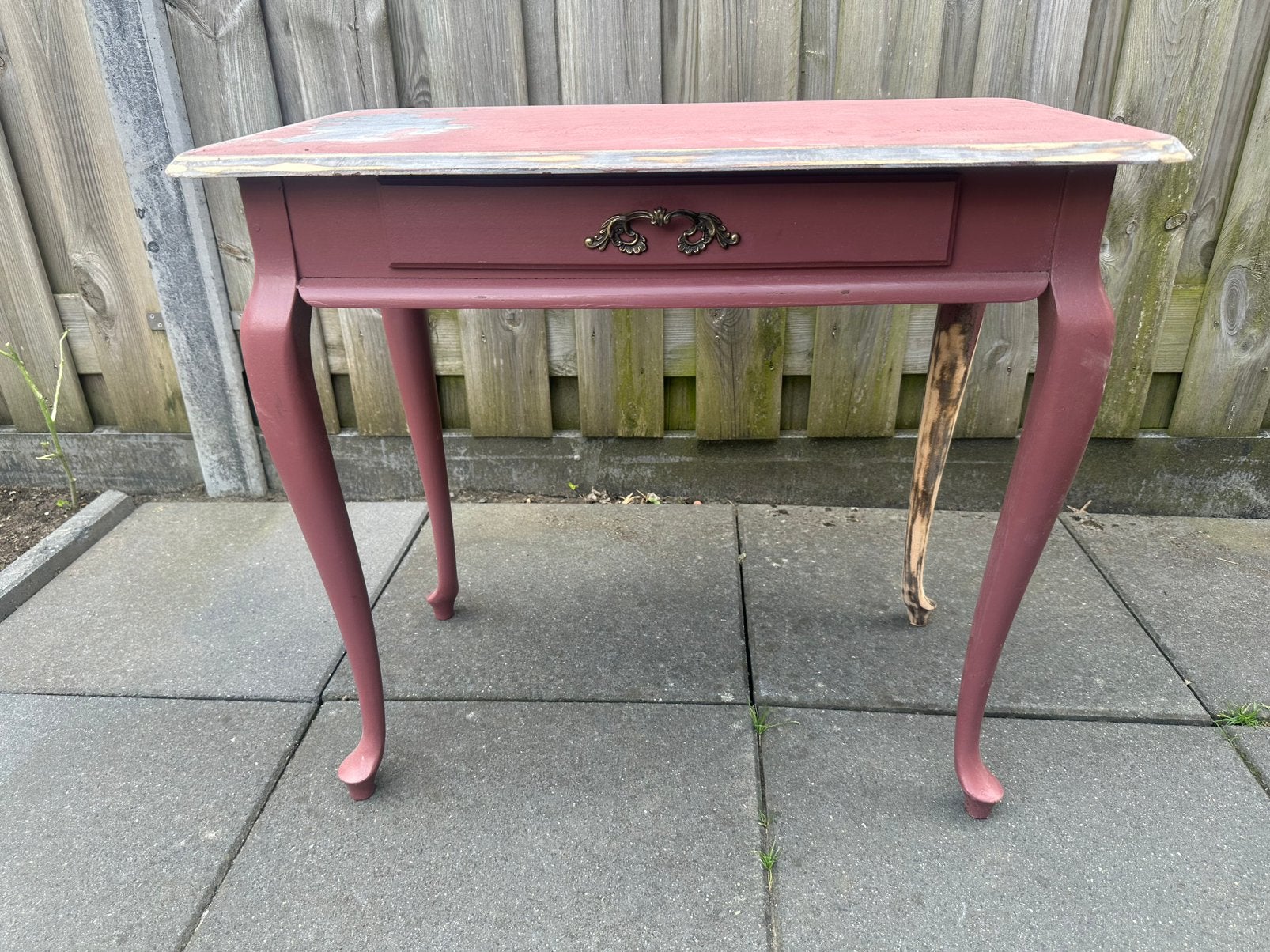 Vintage bijzettafel / sidetable met lade – opknapproject, Ophalen, 100 tot 150 cm, Zo goed als nieuw, 25 tot 50 cm