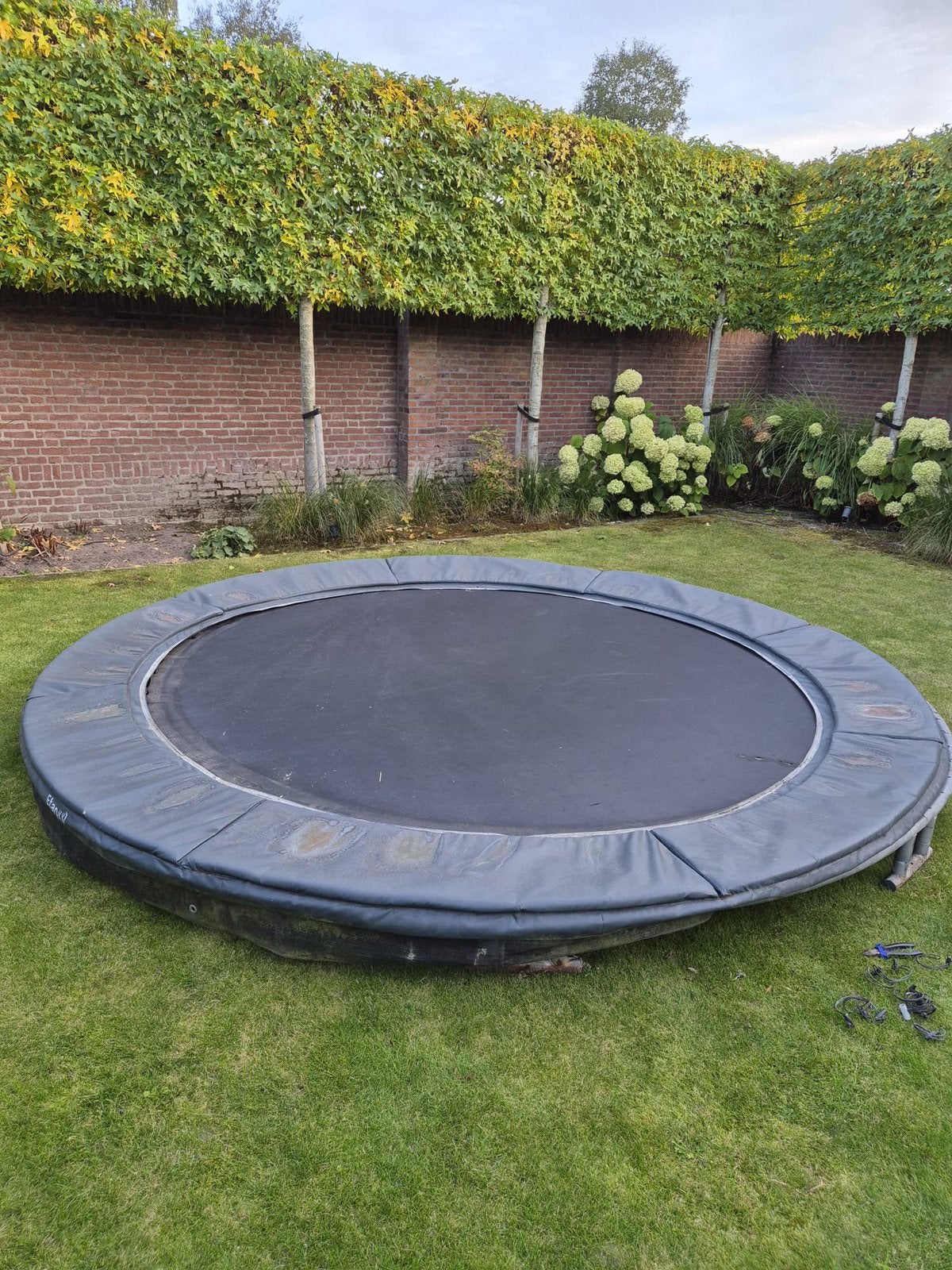Grondtrampoline, Ophalen of Verzenden, Gebruikt
