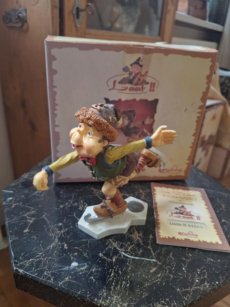 Laaf Lintje de schaatser van de Efteling paspoort en doosje, Ophalen of Verzenden, Zo goed als nieuw, Beeldje of Poppetje