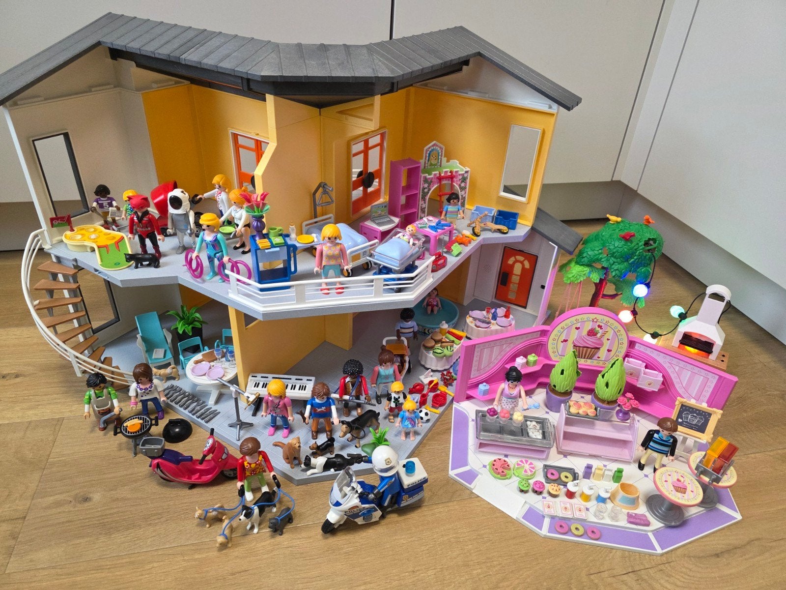 Playmobil 9266 modern woonhuis met inrichting, veel extra's, Ophalen of Verzenden, Zo goed als nieuw, Complete set