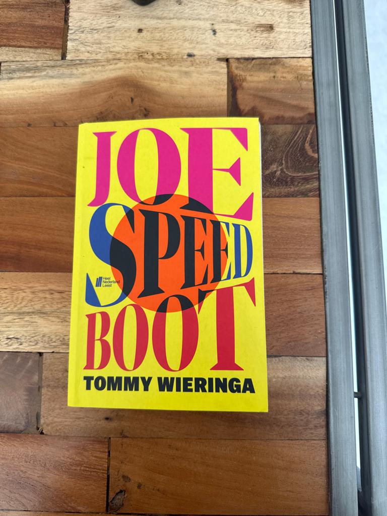 Joe Speedboot - Tommy Wieringa (Heel Nederland Leest), Boeken, Ophalen of Verzenden, Gelezen, Nederland