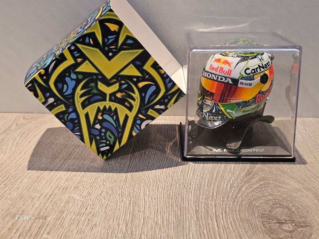 Helm 1:4 + HANS, M. Verstappen # 33, GP Brazil ‘21. <NIEUW>, Ophalen of Verzenden, Nieuw, Formule 1