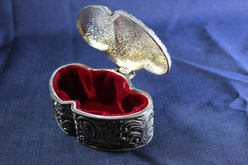 Juwelendoos , oude sieradendoos - Snuisterijen doosje, Sieraden, Tassen en Uiterlijk, Beautycases, Ophalen of Verzenden, Gebruikt