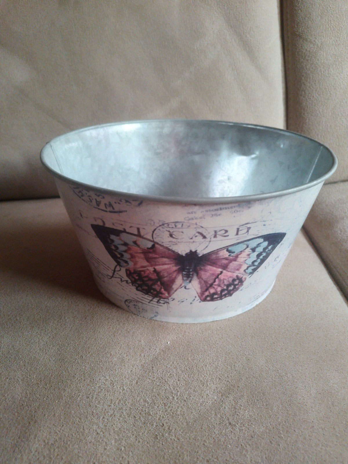Blikken schaal vlinder, Rond, Ophalen of Verzenden, Zo goed als nieuw, Plantenpot of Plantenbak