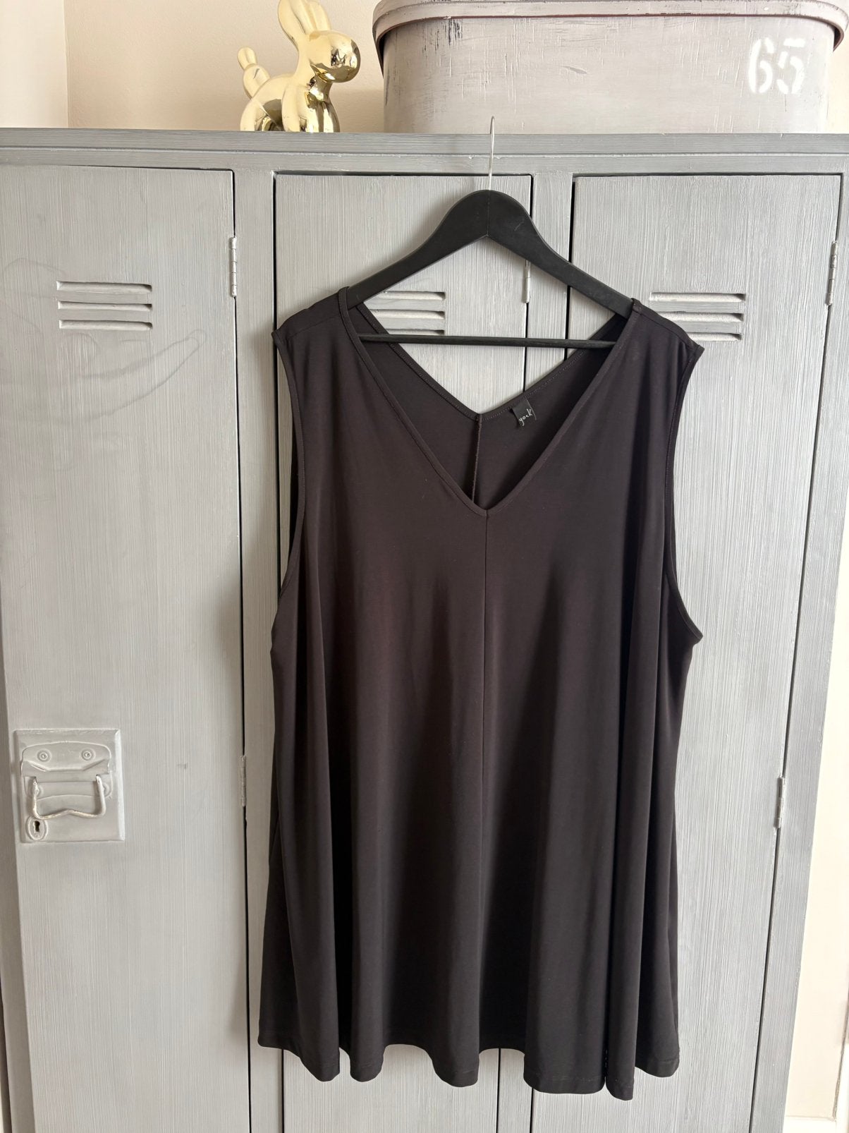 Mooie zwarte top, model swing YOEK, mt 58/60, Kleding | Dames, Ophalen of Verzenden, Zo goed als nieuw, Zwart, Shirt of Top