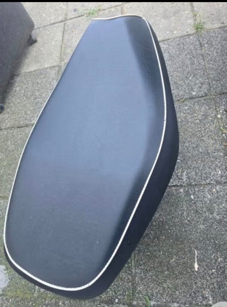 Sym zadel, Fietsen en Brommers, Ophalen of Verzenden, Zo goed als nieuw, Zadel, SYM