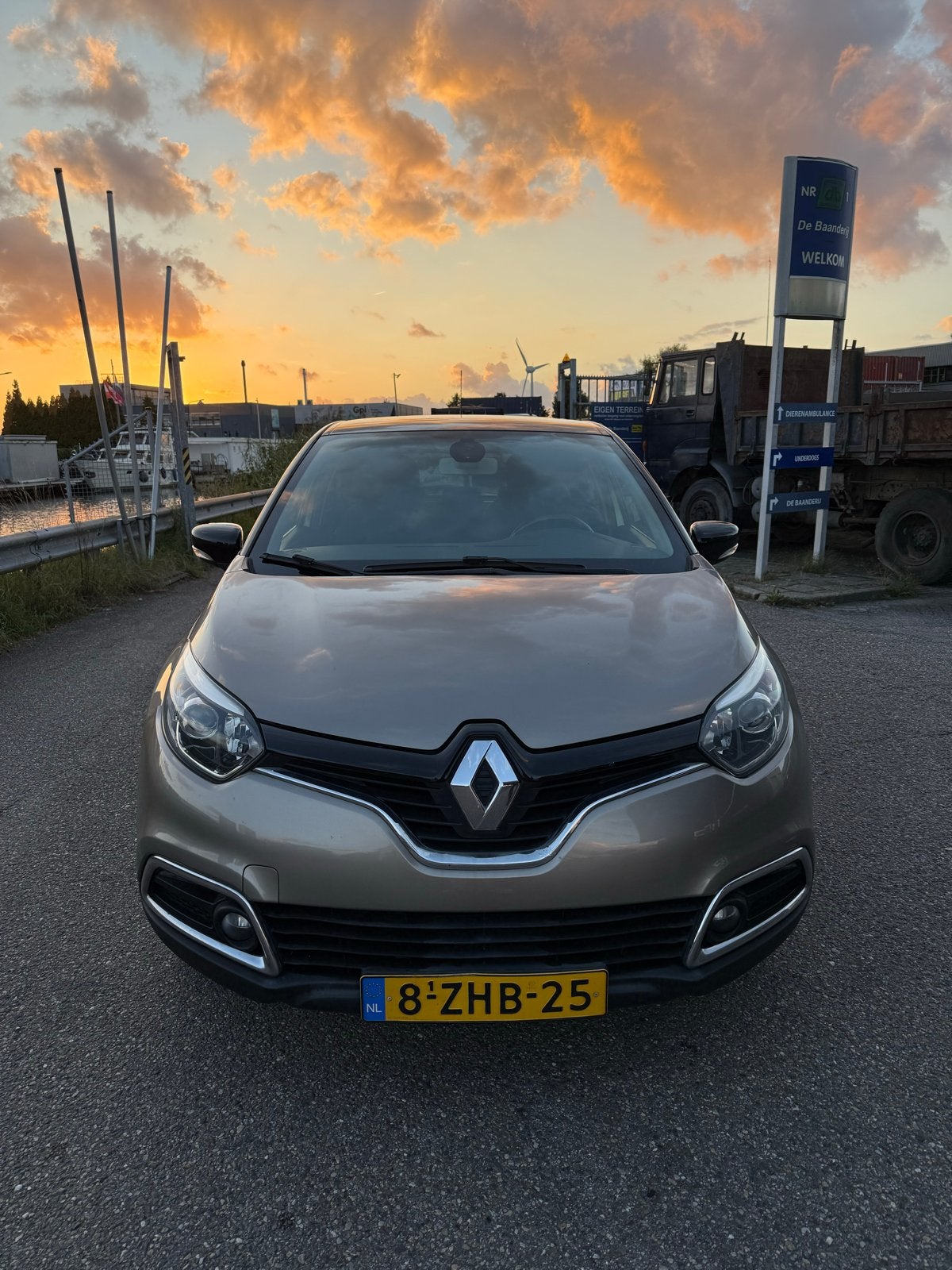 Renault Captur 1.2 TCE 120 EDC 2015 Bruin, Euro 5, 625 kg, Zwart, 4 cilinders