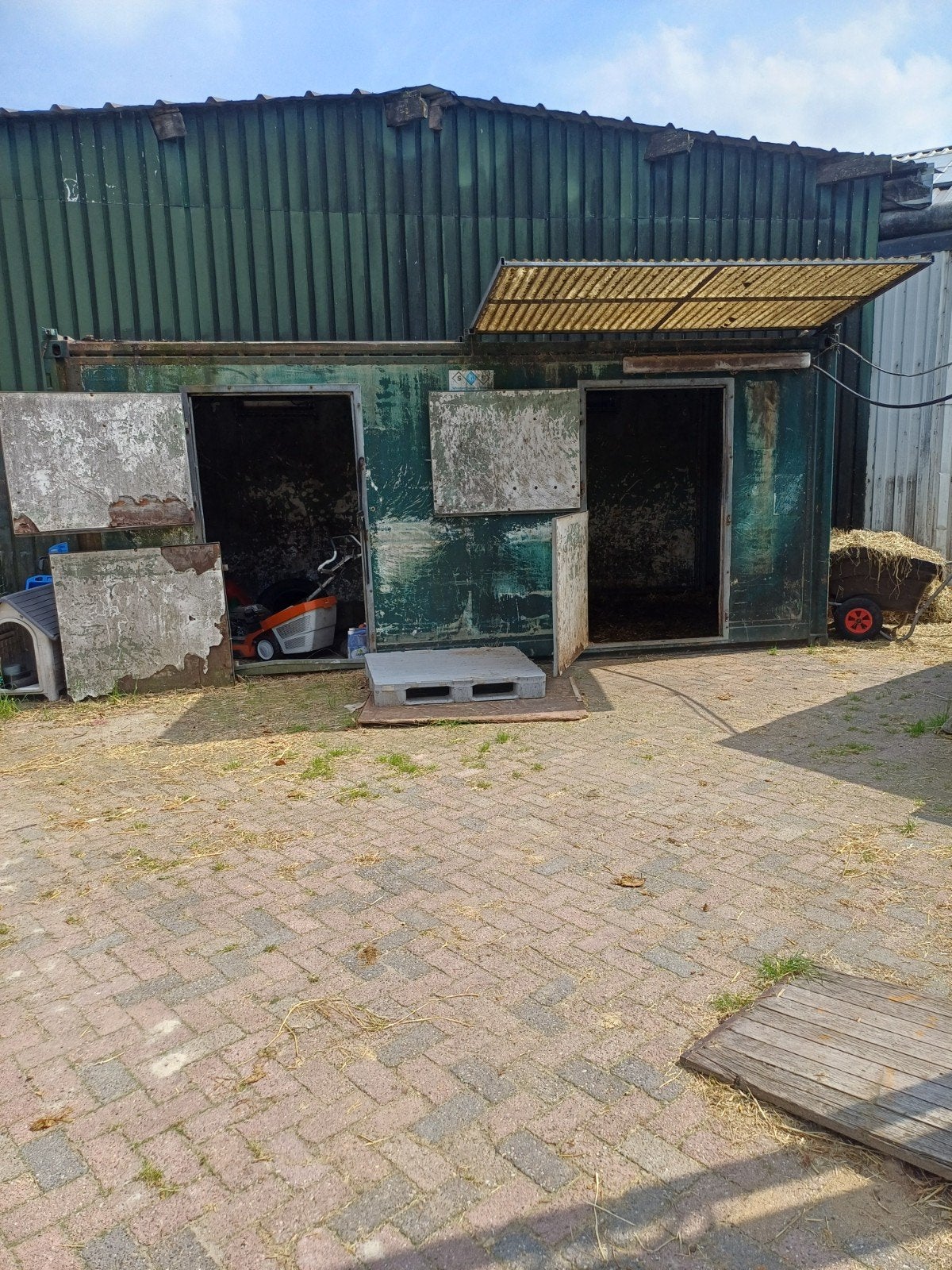 Paardenstal container, Dieren en Toebehoren