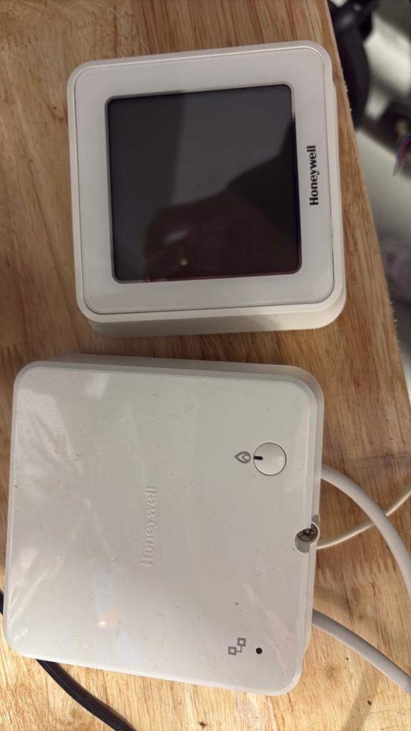 Honeywell Slimme Thermostaat en Gateway, Ophalen of Verzenden, Slimme thermostaat, Gebruikt