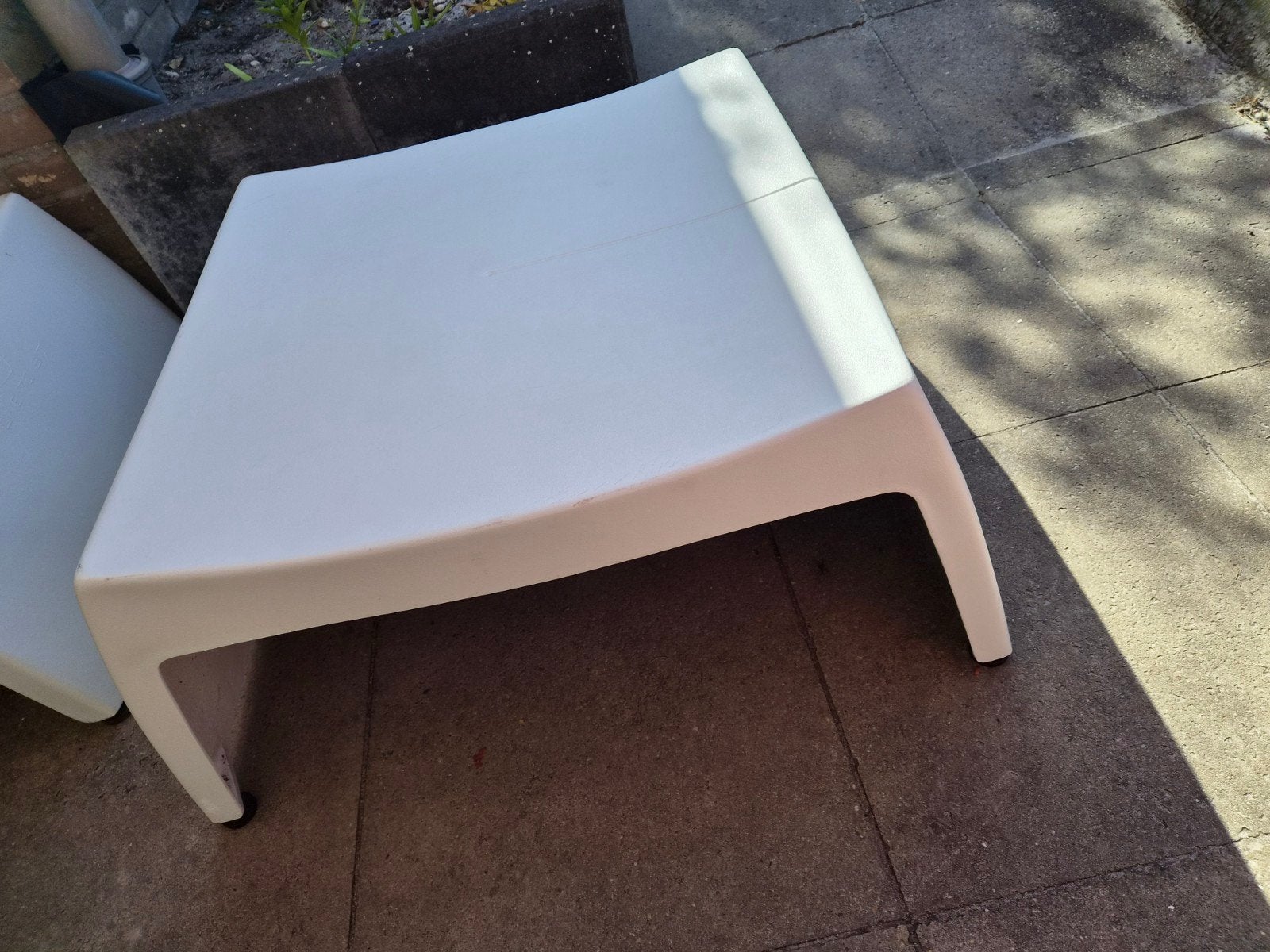 Korte polyester bank/tafel - 68x68x37 cm, Ophalen, Kunststof, Gebruikt, 50 tot 100 cm