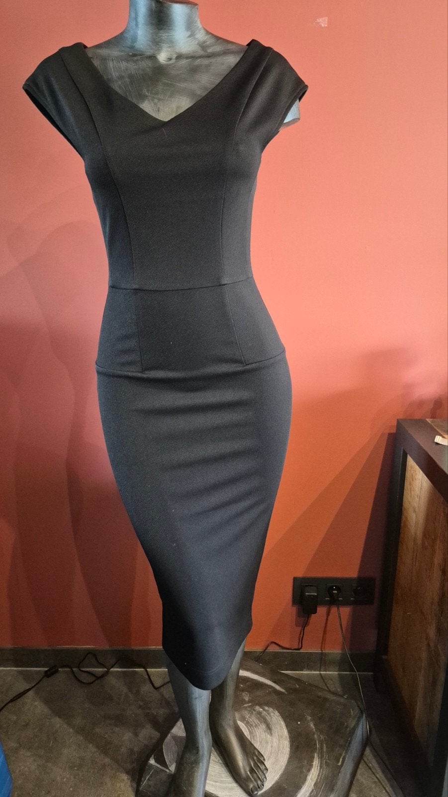 Nikkie zwarte midi jurk met rits, maat 36 (S), Zwart, Ophalen of Verzenden, Zo goed als nieuw, Nikkie