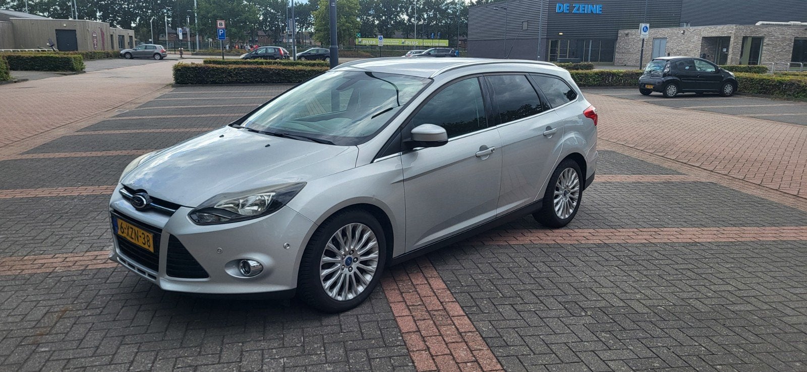 Ford Focus 1.0 Ecoboost 92KW Wagon 2014 Grijs Titanium, 125 pk, Origineel Nederlands, Handgeschakeld, 1216 kg