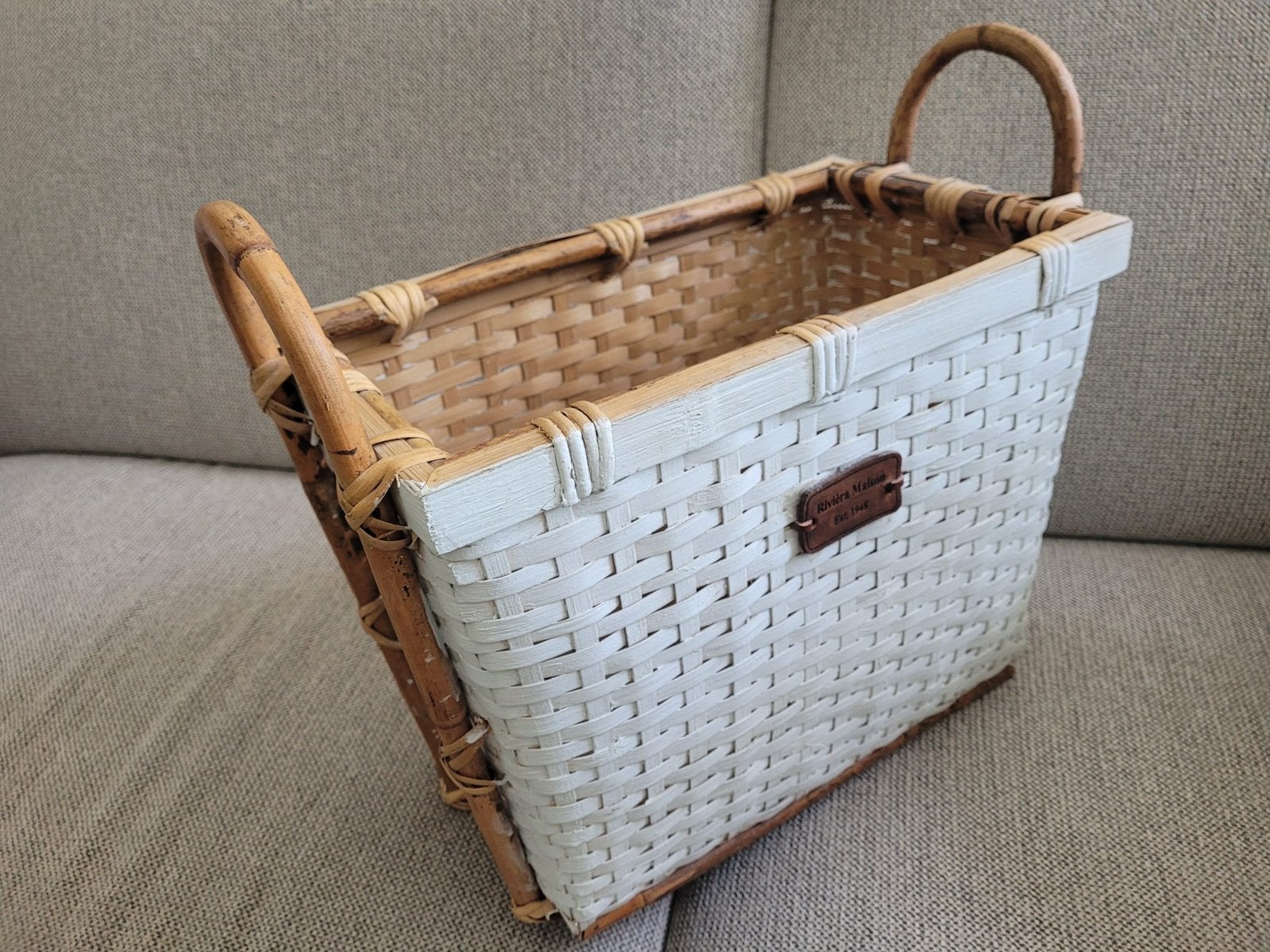 Te koop: witte mand van Rivièra Maison, Mand, Nieuw, Ophalen of Verzenden, Riet