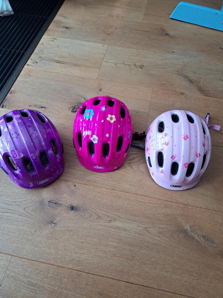 Abus kinderhelm verstelbaar 45-50 cm hoofdomvang, Gebruikt, Meisje, Overige maten, Ophalen of Verzenden
