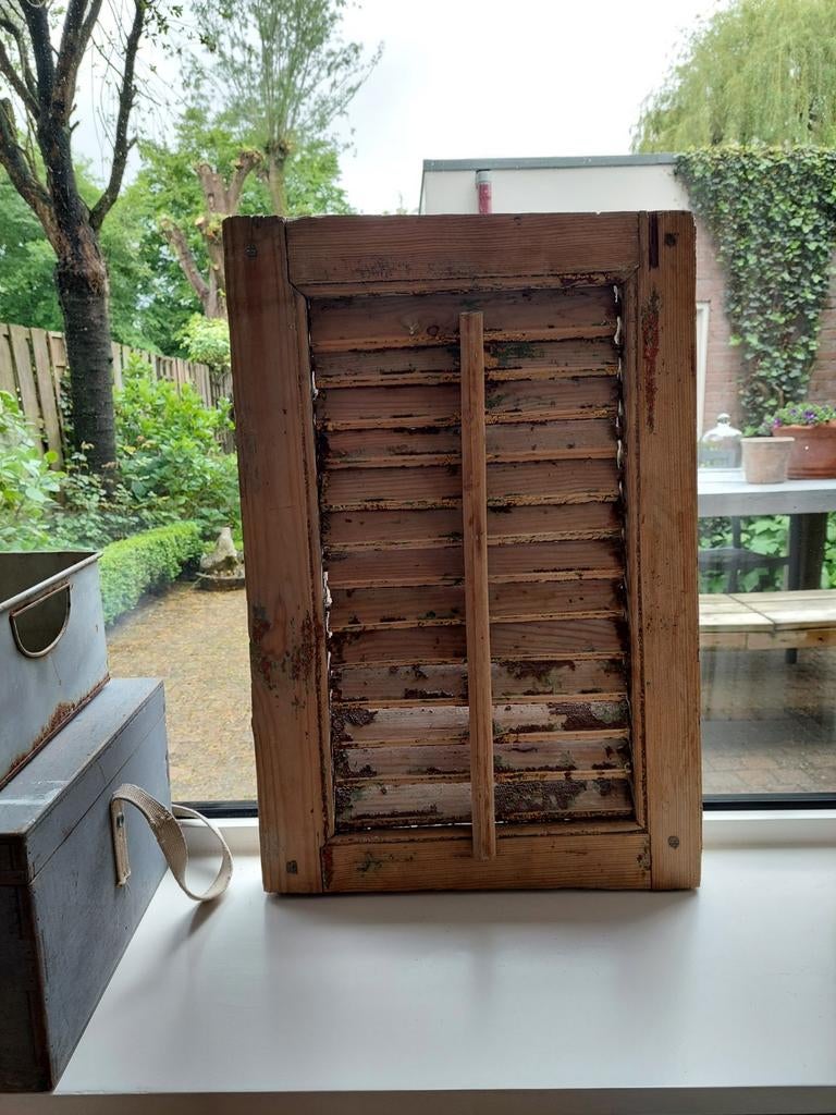 Mooi oud houten Louvre luik, Ophalen