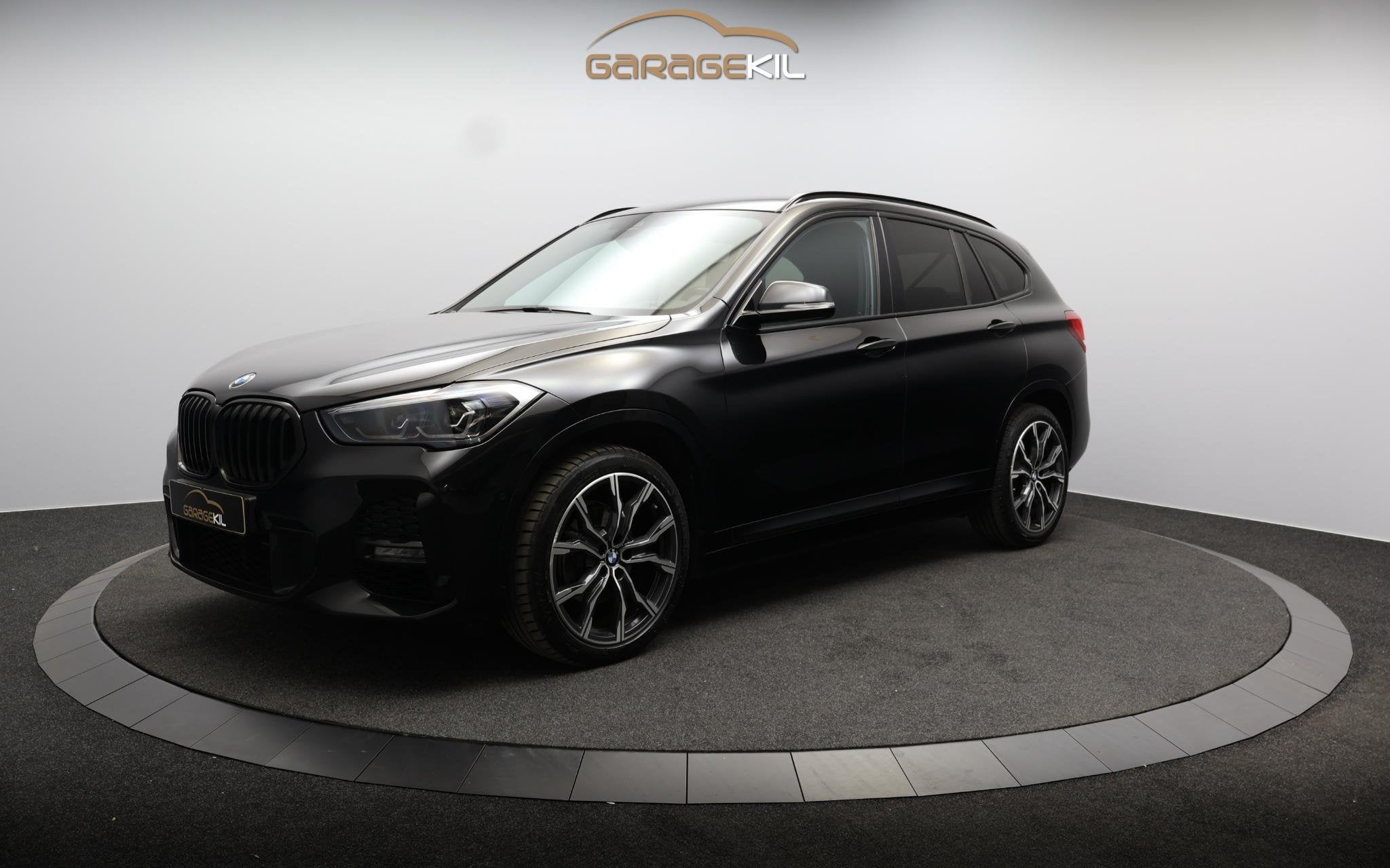 BMW X1 sDrive18i High Executive M-Sport / NAV / LED / 18'' L