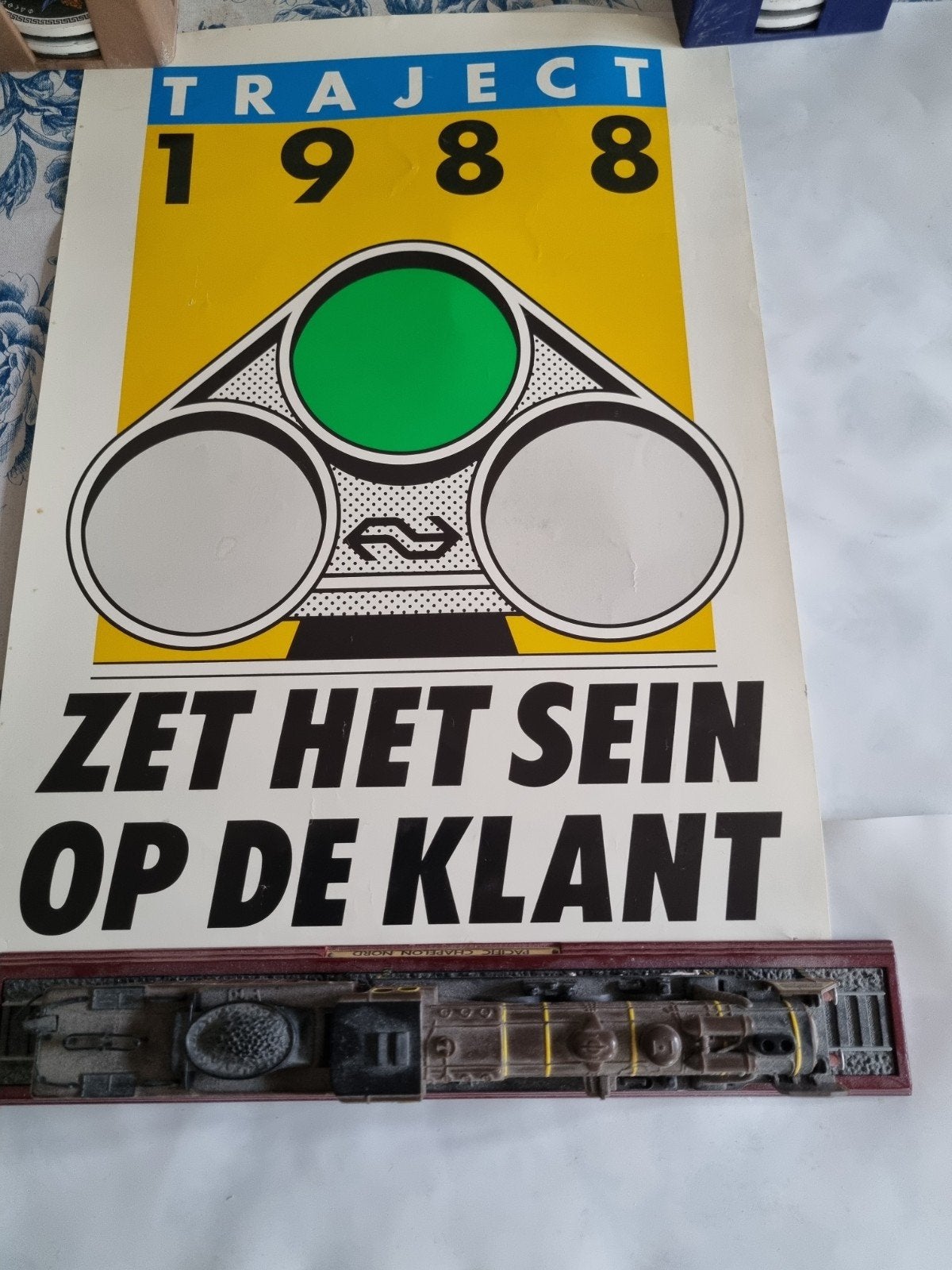 Nederlandse Spoorwegen: zet het sein op de klant., Ophalen of Verzenden, Gebruikt, Trein, Overige typen
