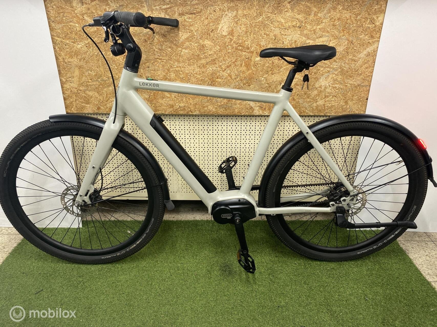 Foto 7 van LEKKER AMSTERDAM URBAN E BIKE 2025 61 CM BELT DRIVE