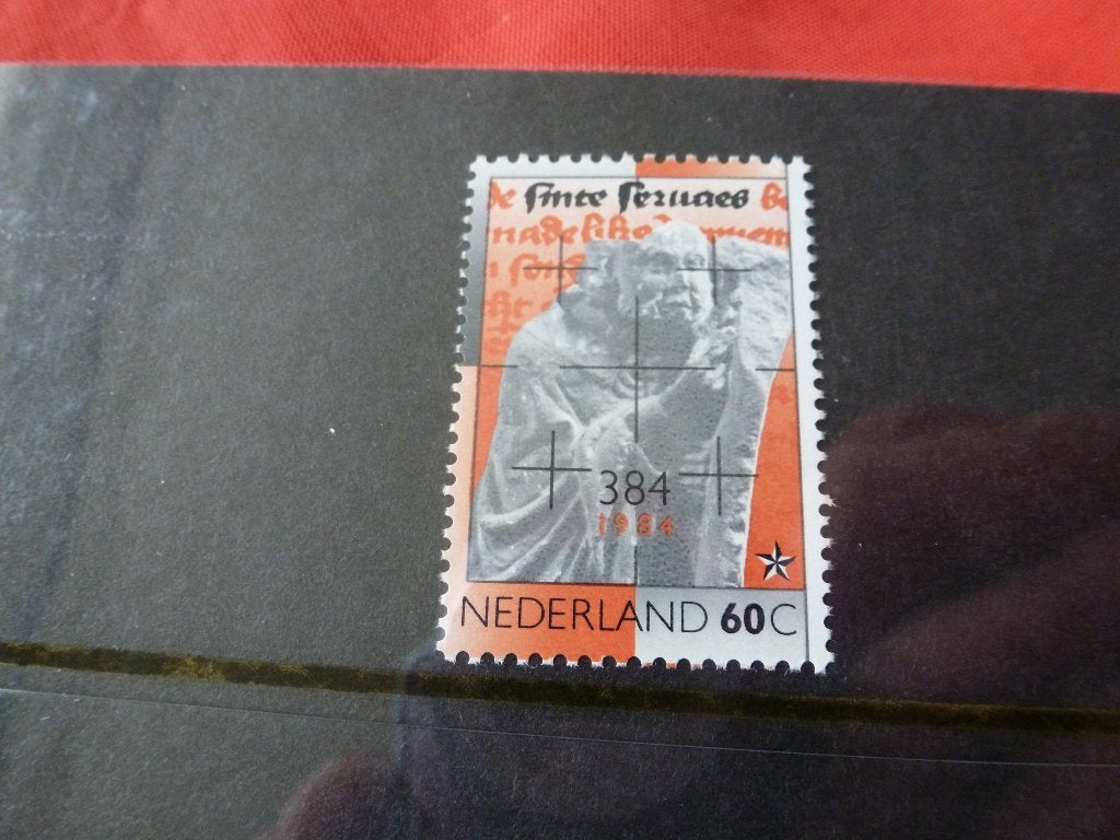 Postzegel Sterfdag Sint Servaas 1984 postfris in mapje, Ophalen of Verzenden, Na 1940, Postfris
