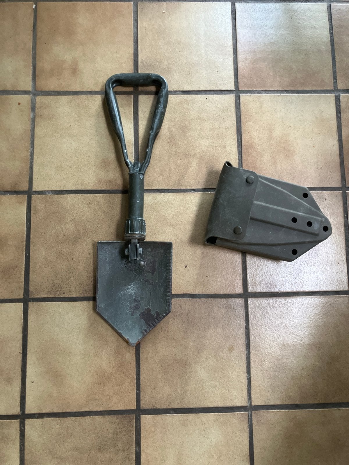 Opvouwbare legerschep met hoes - Ideaal voor outdoor, Ophalen of Verzenden, Gebruikt, Overige typen, Overige merken