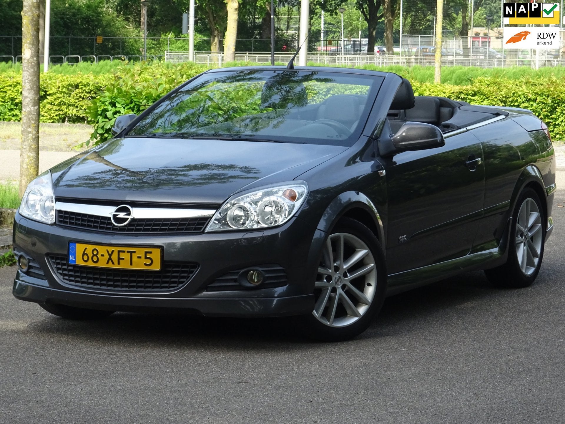 Opel Astra TwinTop 1.8 Cosmo NAP/LEER/NAVI/AC/CRUISE/PDC/APK, Auto's, Opel, Voorwielaandrijving, Euro 5, Gebruikt, Cabriolet