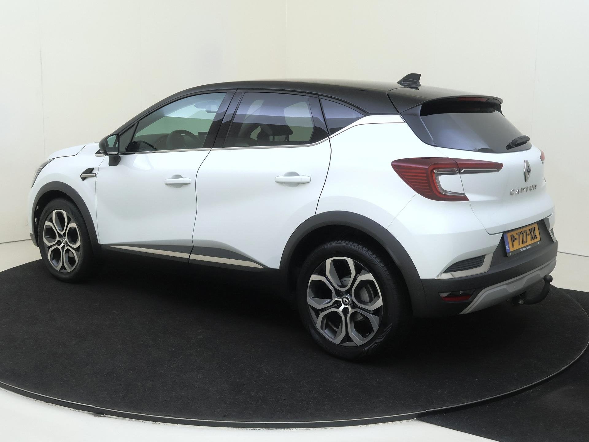 Renault Captur 1.3 TCe 140 Intens | AUTOMAAT | Navigatie | C, Gebruikt, 4 cilinders, Leder en Stof, Wit