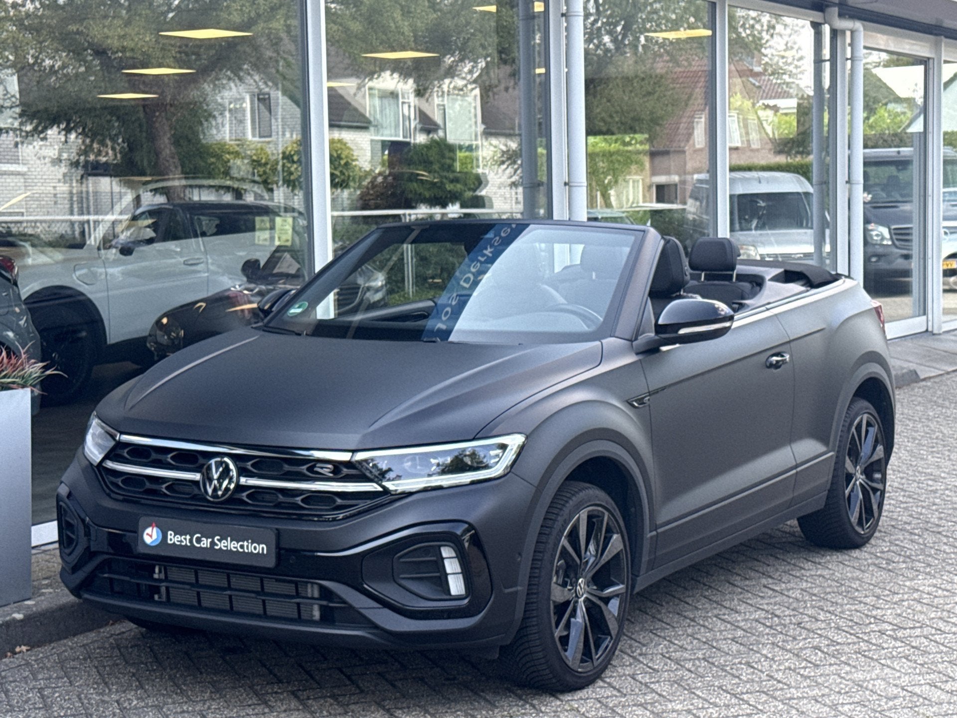 Volkswagen T-Roc Cabrio 1.5 TSI R-Line Edition Black 1/999 -, Auto's, 12 maanden, Zwart, 4 cilinders, Bedrijf