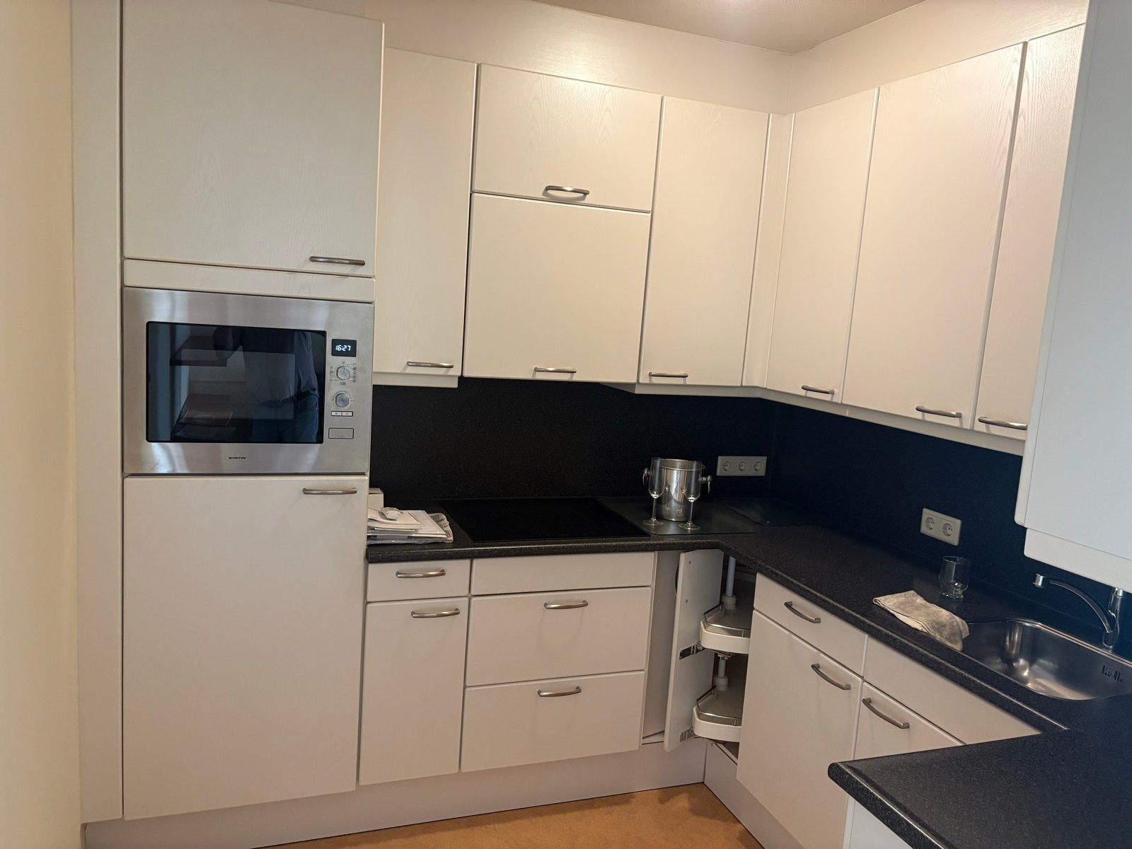 Gratis Siematic keuken , in U vorm , in zeer goede staat., Ophalen, Wit, Hoekkeuken, Zo goed als nieuw
