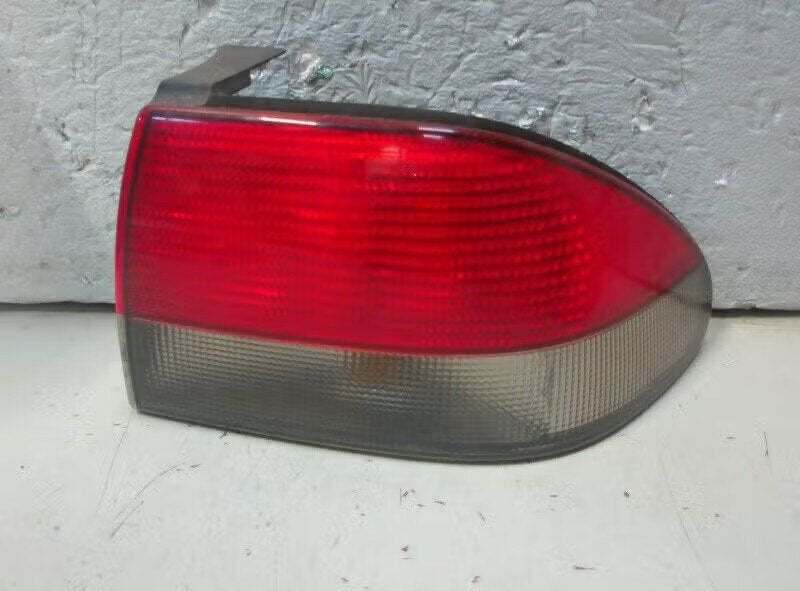 ACHTERLICHT RECHTS BUITEN buitenzijde Saab 900 II Coupé, Auto-onderdelen, Saab-de-info@saabgroup.com, Gebruikt, Ophalen of Verzenden