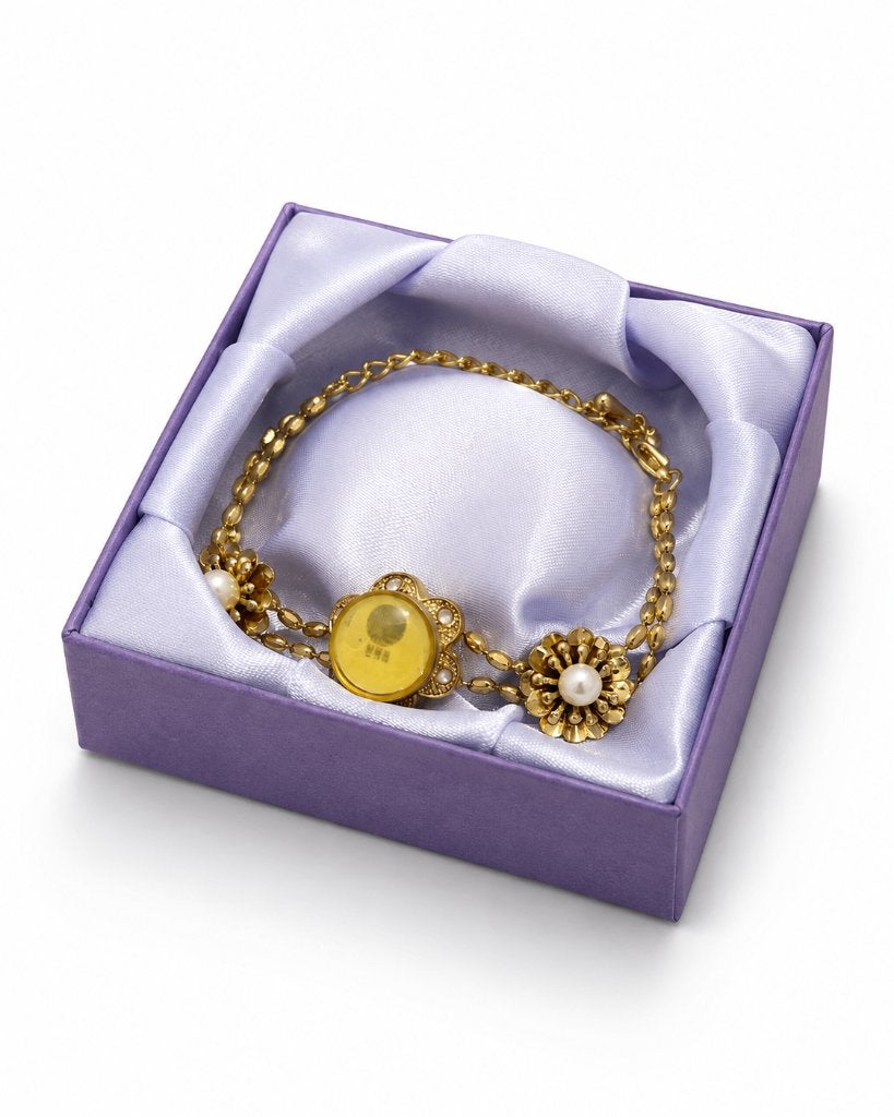 Goudkleurige Bloemenarmband met Parels en Sieradendoosje, Overige materialen, Met bedels of kralen, ., Nieuw