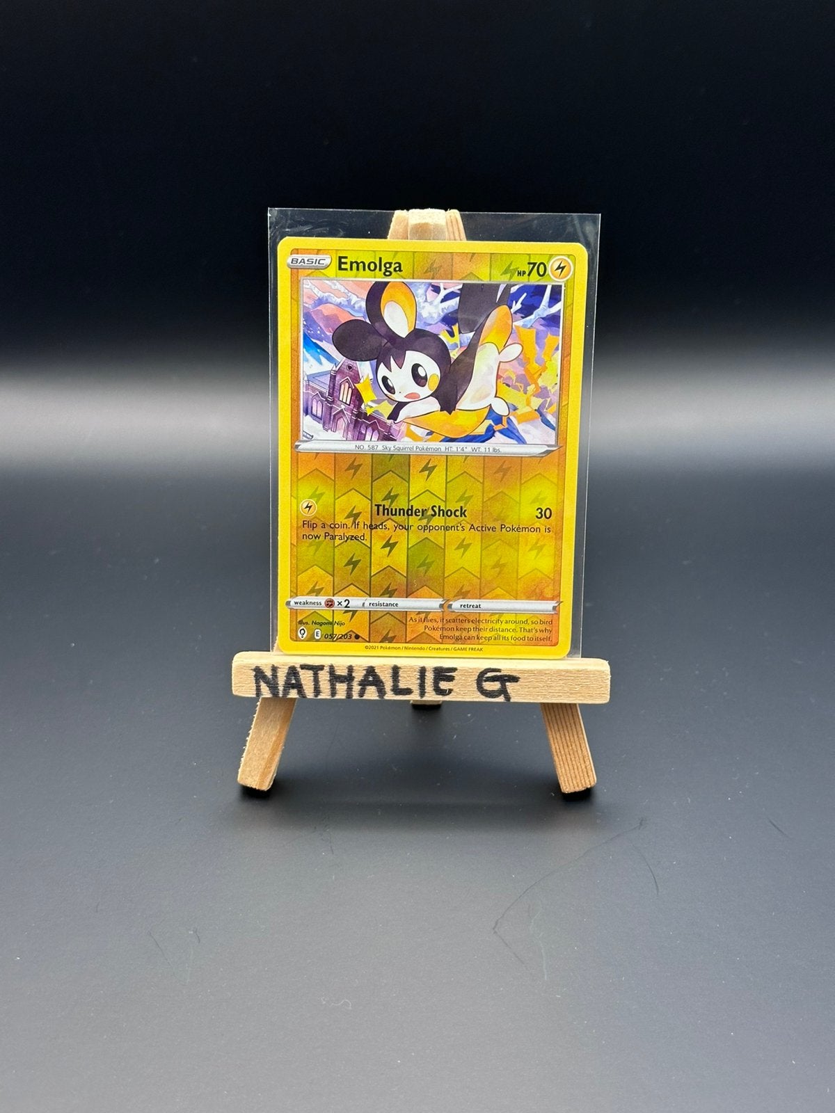 Emolga reverse 057/203 Pokemon Evolving Skies, Hobby en Vrije tijd, Verzamelkaartspellen | Pokémon, Ophalen of Verzenden, Nieuw