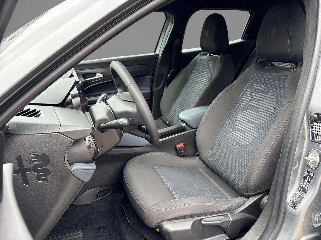 Alfa Romeo Junior Elettrica 54 kWh | Apple Carplay/Android A, Auto's, Stof, Gebruikt, Parkeersensor, SUV of Terreinwagen