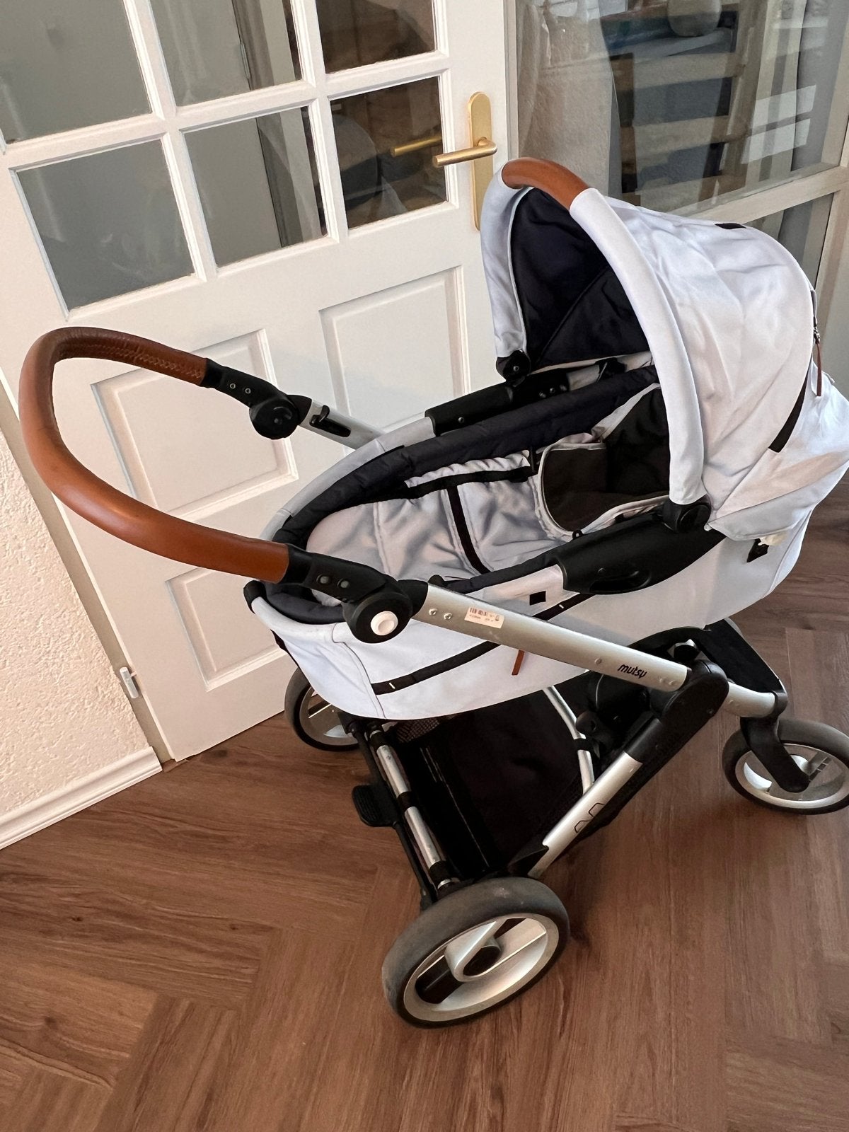 Mutsy kinderwagen/combiwagen - Niewstaat, Ophalen, Zo goed als nieuw, Combiwagen, Met reiswieg