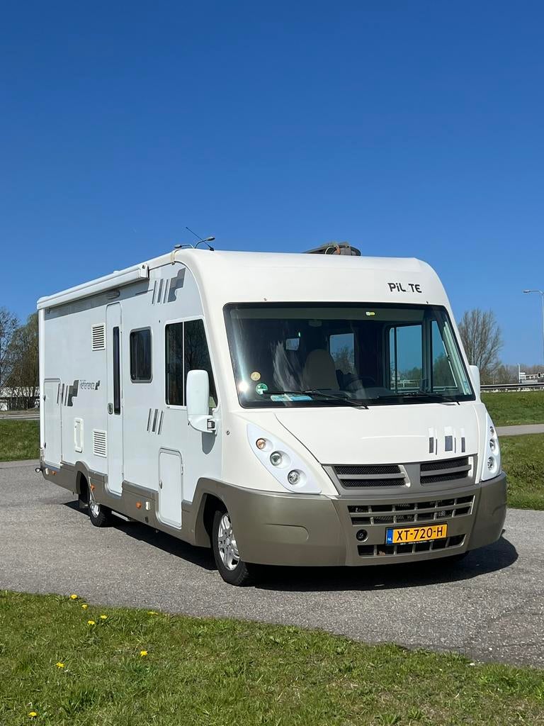 Camper Pilote G741 Reference 3.0 160 pk 6 zitplaatsen hefbed, Afzuigkap, Ringverwarming, Fiat, Achteruitrijcamera