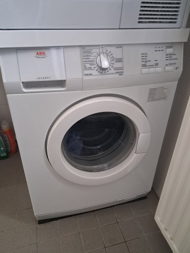 Wasmachine AEG, Ophalen, 1200 tot 1600 toeren, Gebruikt, 4 tot 6 kg