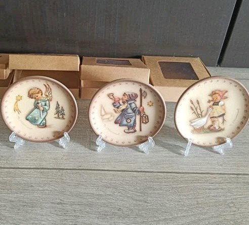 21hummel bordjes op standaard, Ophalen of Verzenden, Zo goed als nieuw