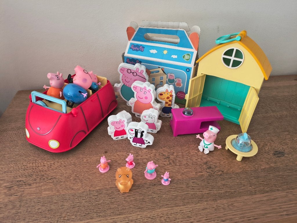 Speelgoed en leesboeken Peppa pig, heel veel en goede staat!, Ophalen, Zo goed als nieuw